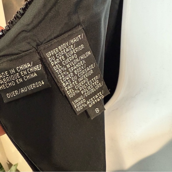 Elegant Black Sheer Panel open back Liz Claiborne Night Dress Size 8 timeless - Picture 6 of 7